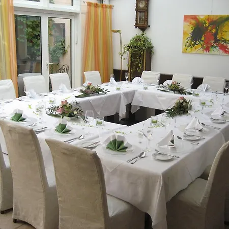 Hotel Familie Hopfeld - Dreikoenigshof Stockerau
