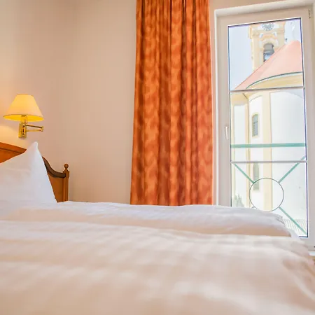 Hotel Familie Hopfeld - Dreikoenigshof Stockerau